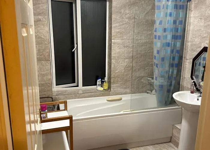 Airport And Dcu, No Parking *